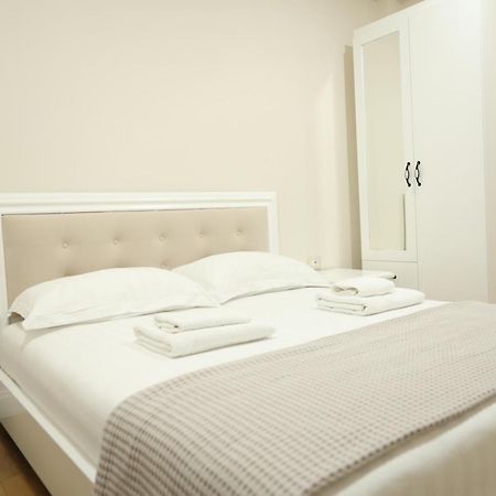 Hotel Taverna Zisi Erseke エクステリア 写真