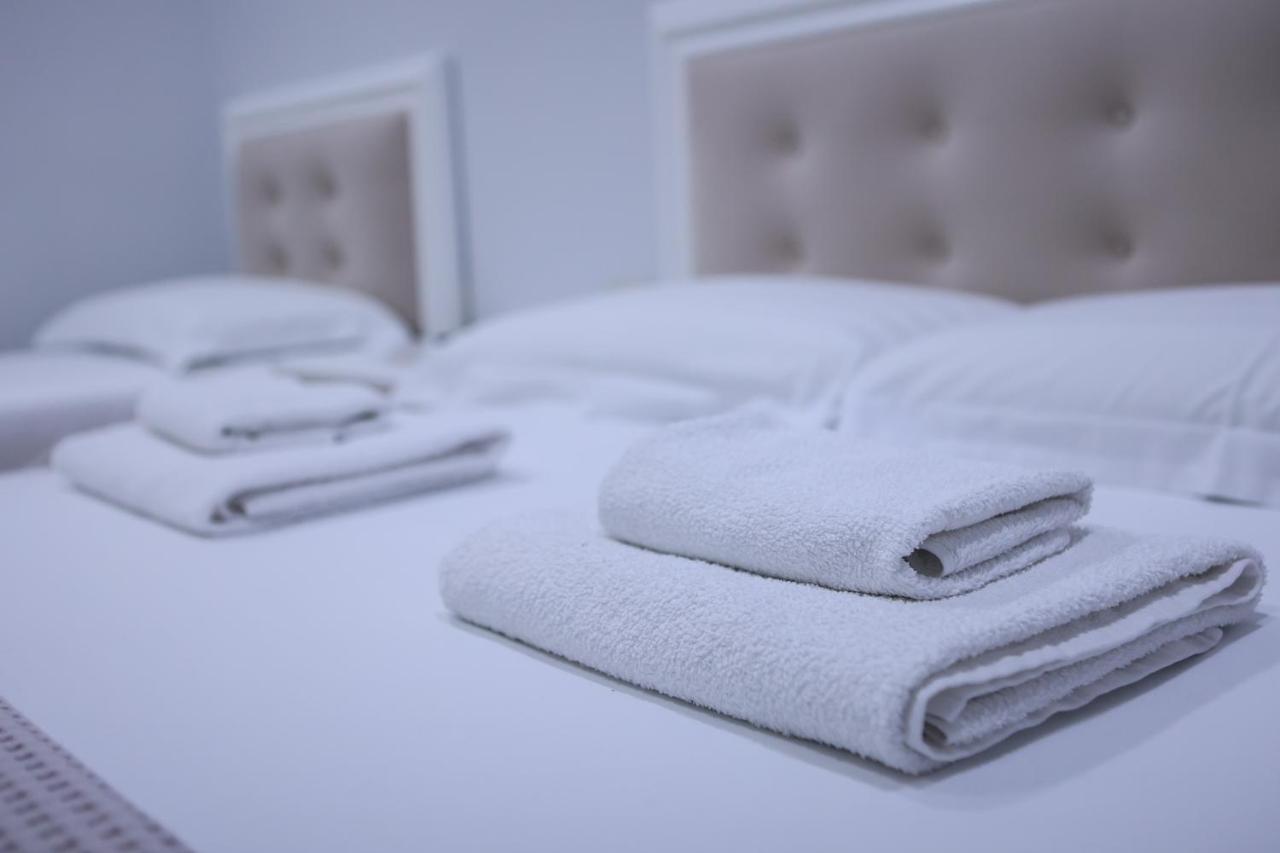 Hotel Taverna Zisi Erseke エクステリア 写真