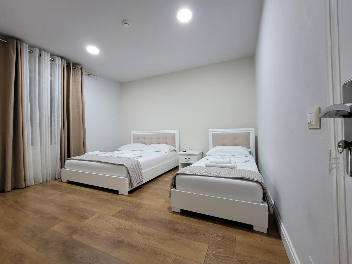 Hotel Taverna Zisi Erseke エクステリア 写真